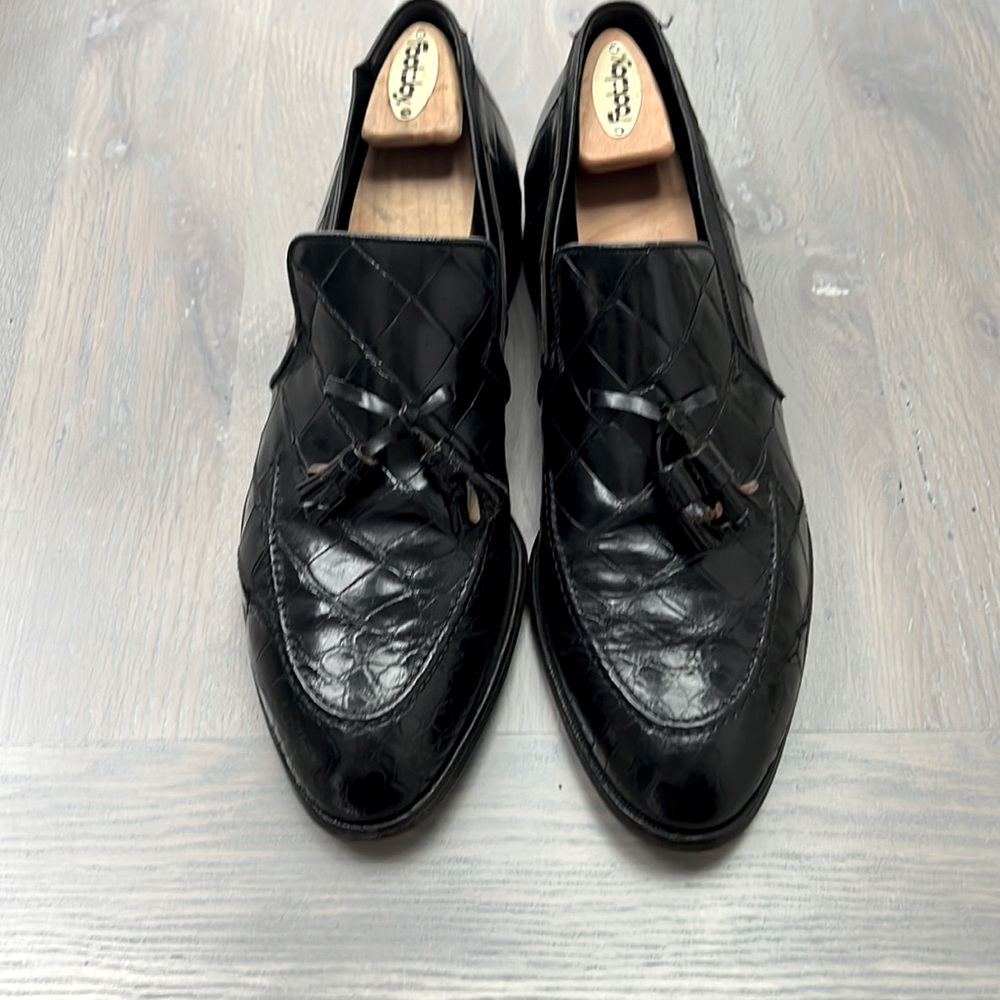 Vintage and authentic Alligator .. FOOT JOY tasseled loafers